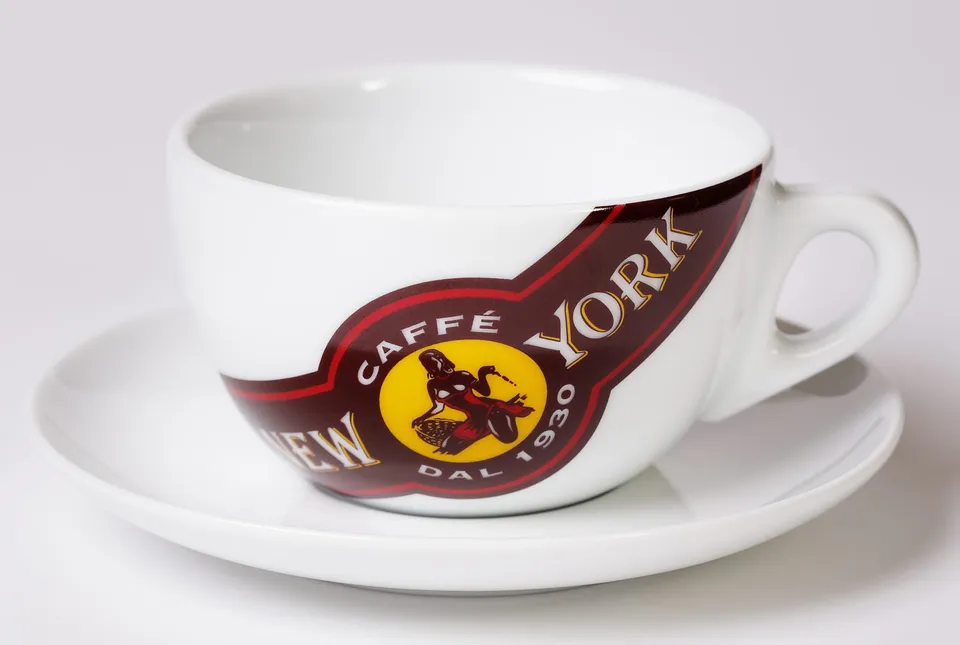 new-york-ancap-caff-latte-tasse-verona-mit-caff-new-york-logo image 1